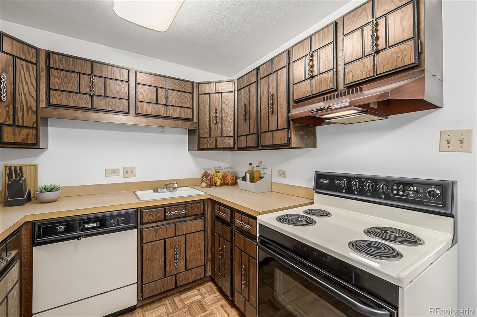 7801 W 35th Avenue Unit: 406