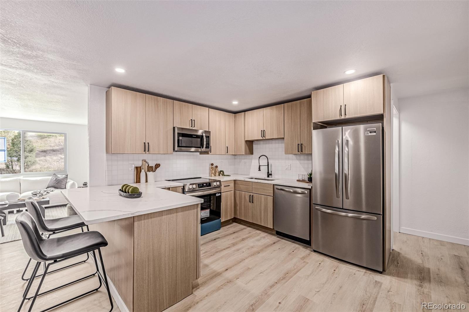 3831 W Rutgers Place