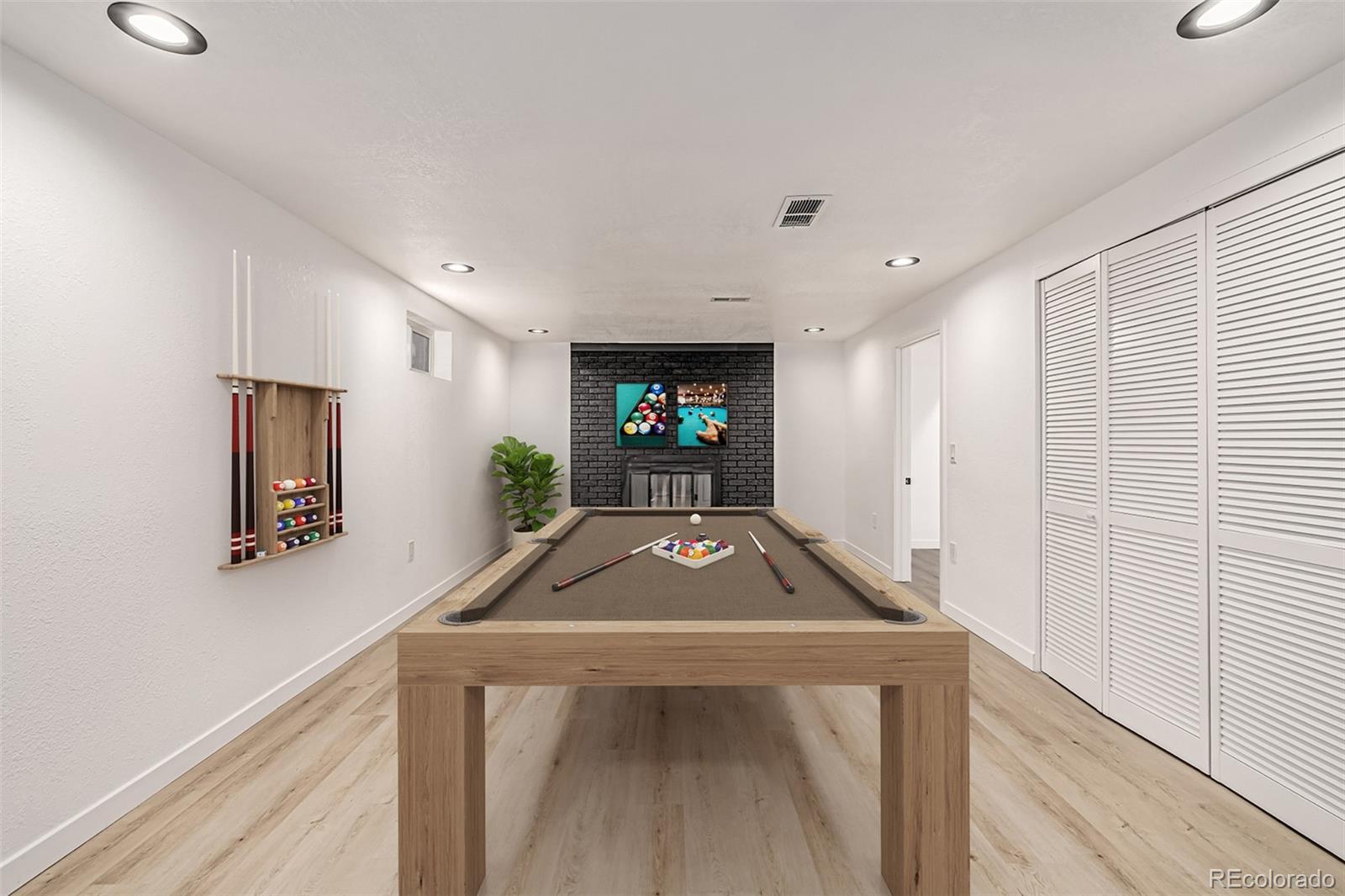 3831 W Rutgers Place