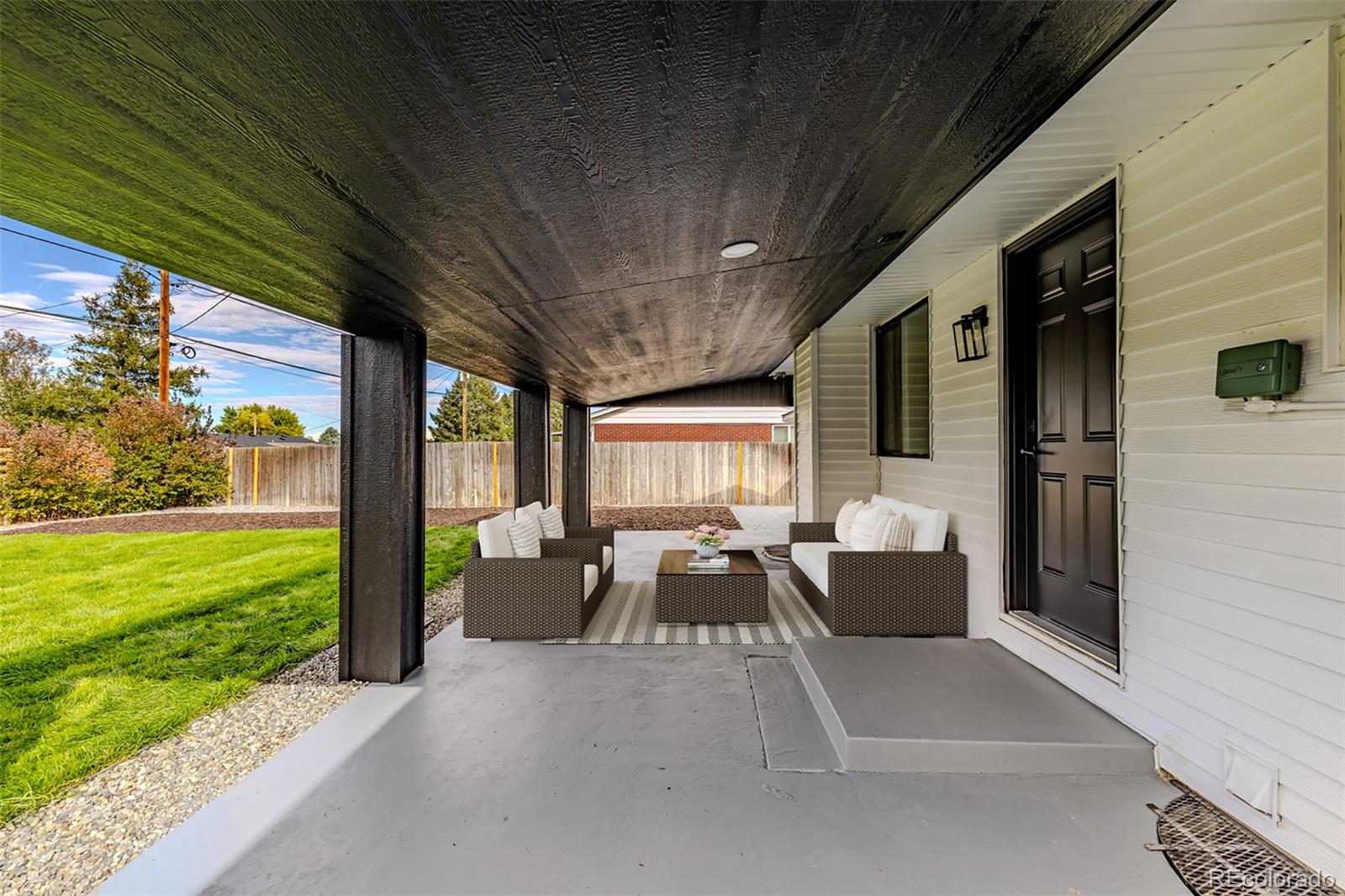 3831 W Rutgers Place