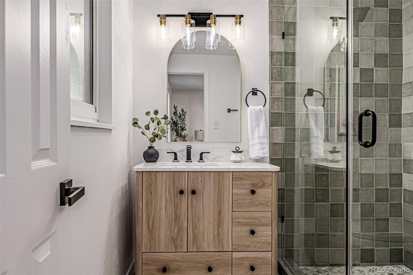 3831 W Rutgers Place