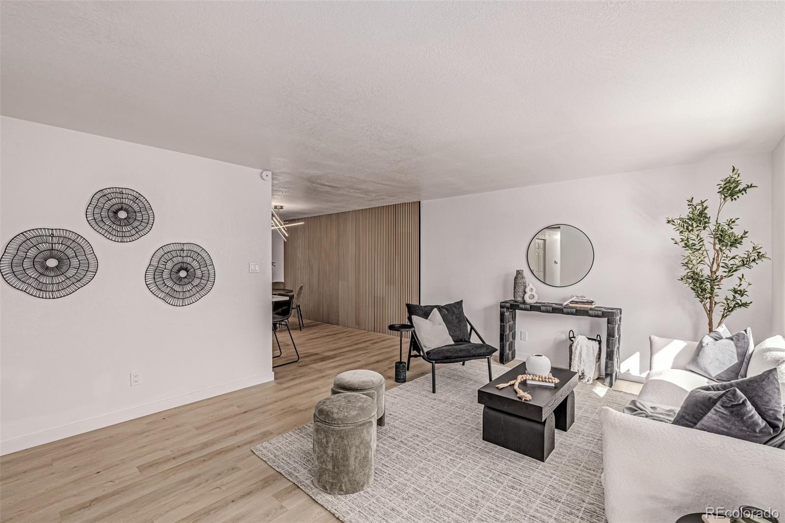 3831 W Rutgers Place