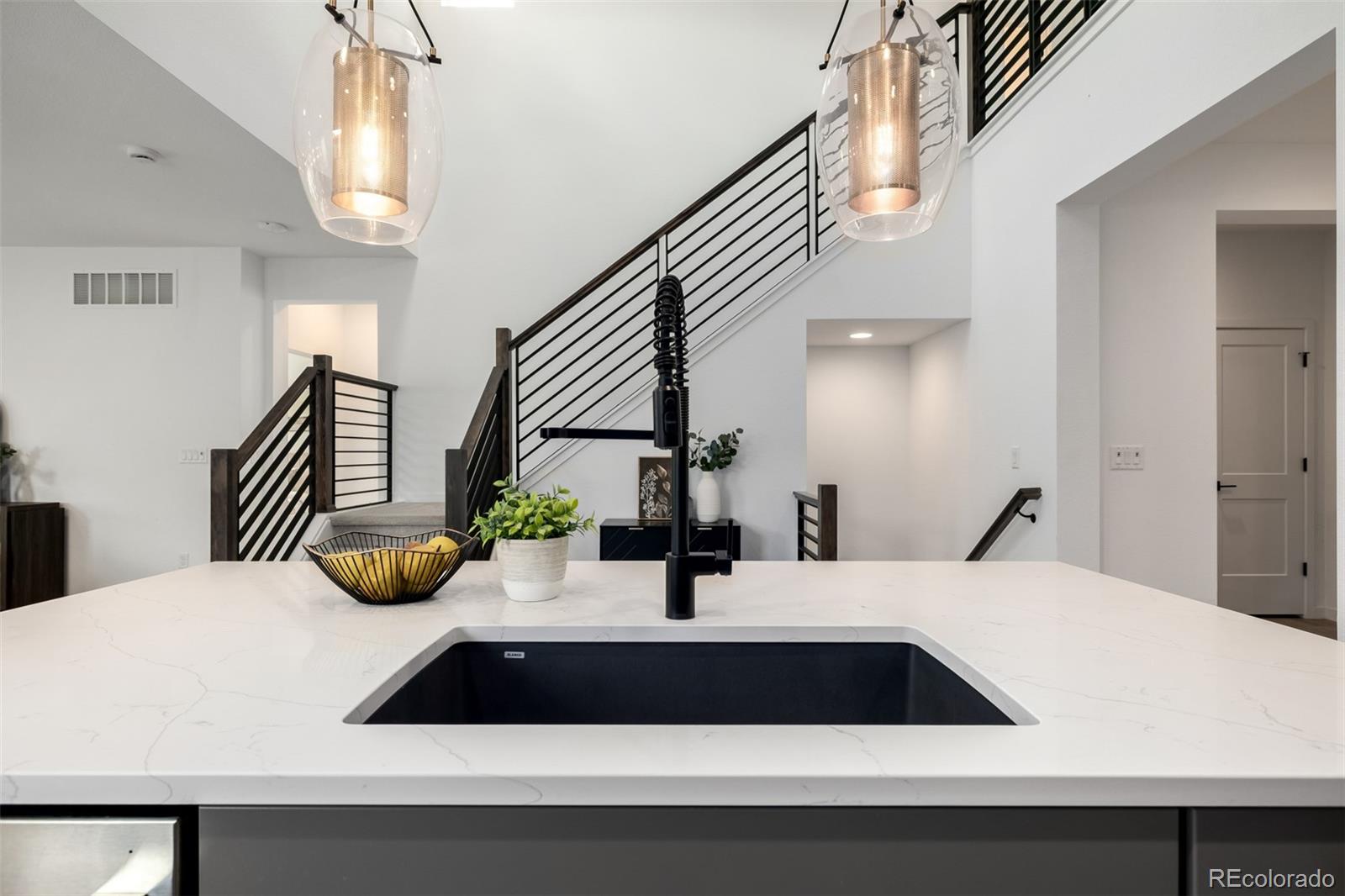 11238 Golden Hour Avenue