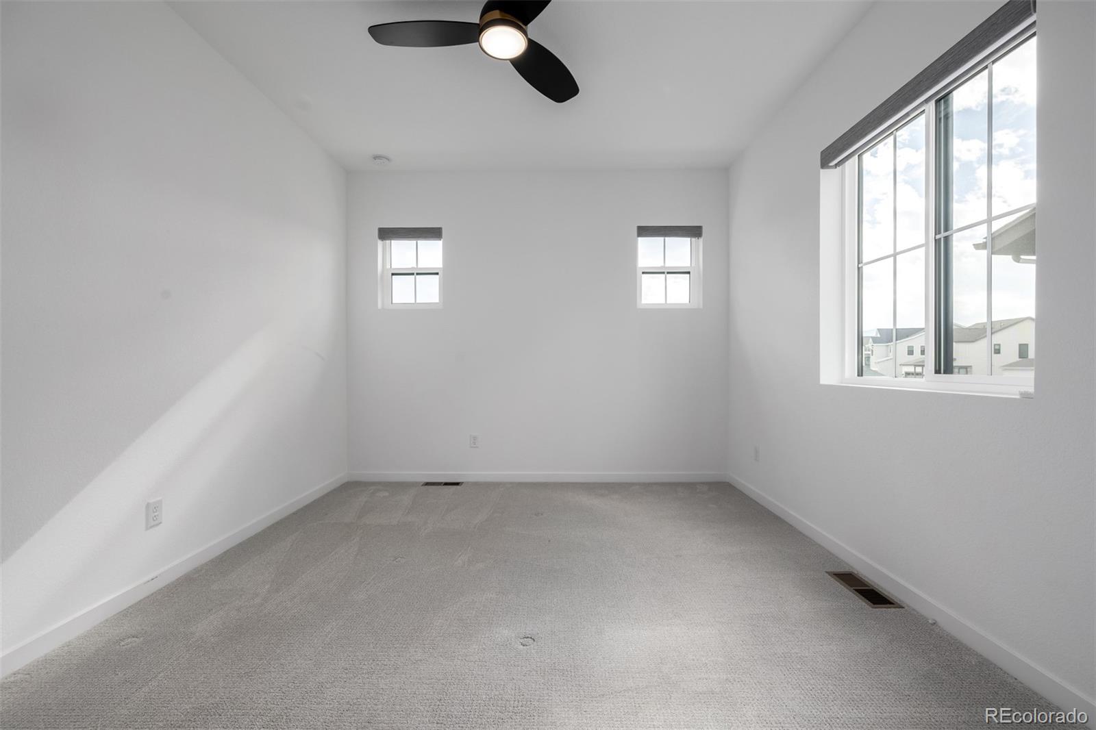 11238 Golden Hour Avenue