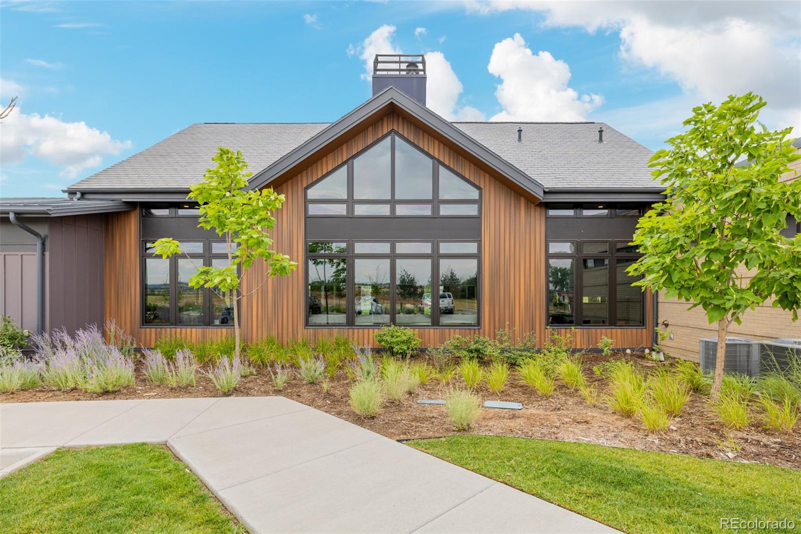 11238 Golden Hour Avenue