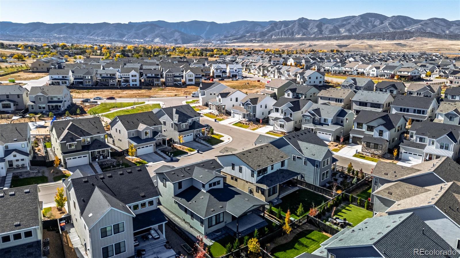 11238 Golden Hour Avenue