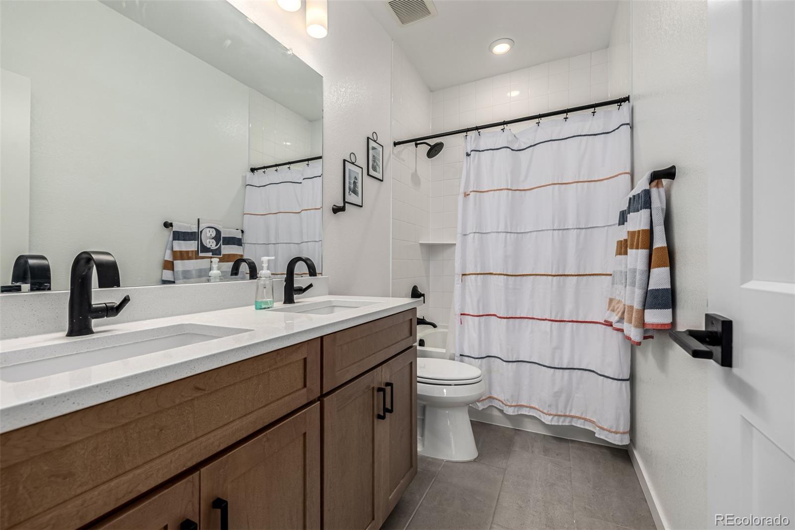 8785 Moonshimmer Trail