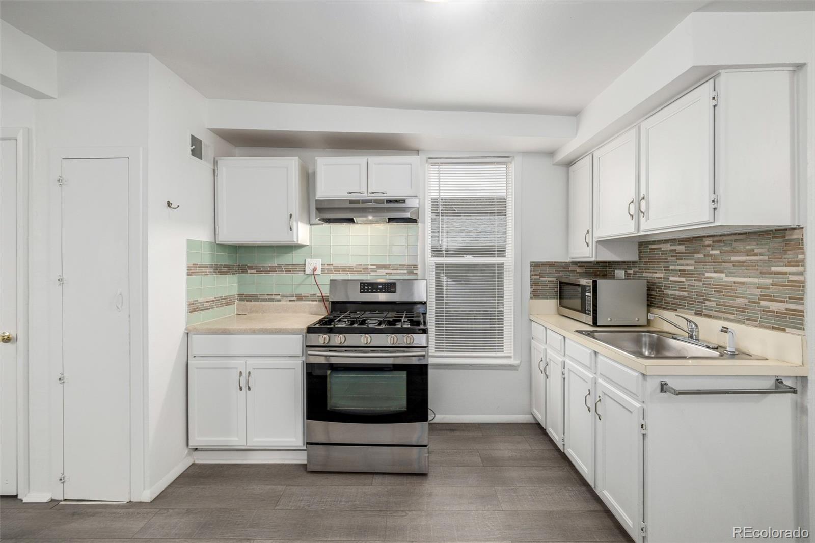 172 W Maple Avenue