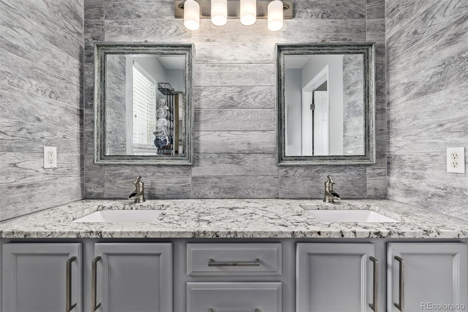 1273 N Heritage Avenue