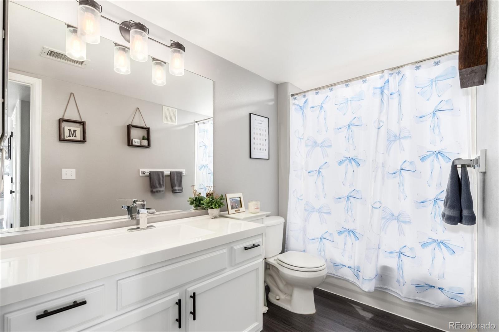 8705 W Berry Avenue Unit: 204