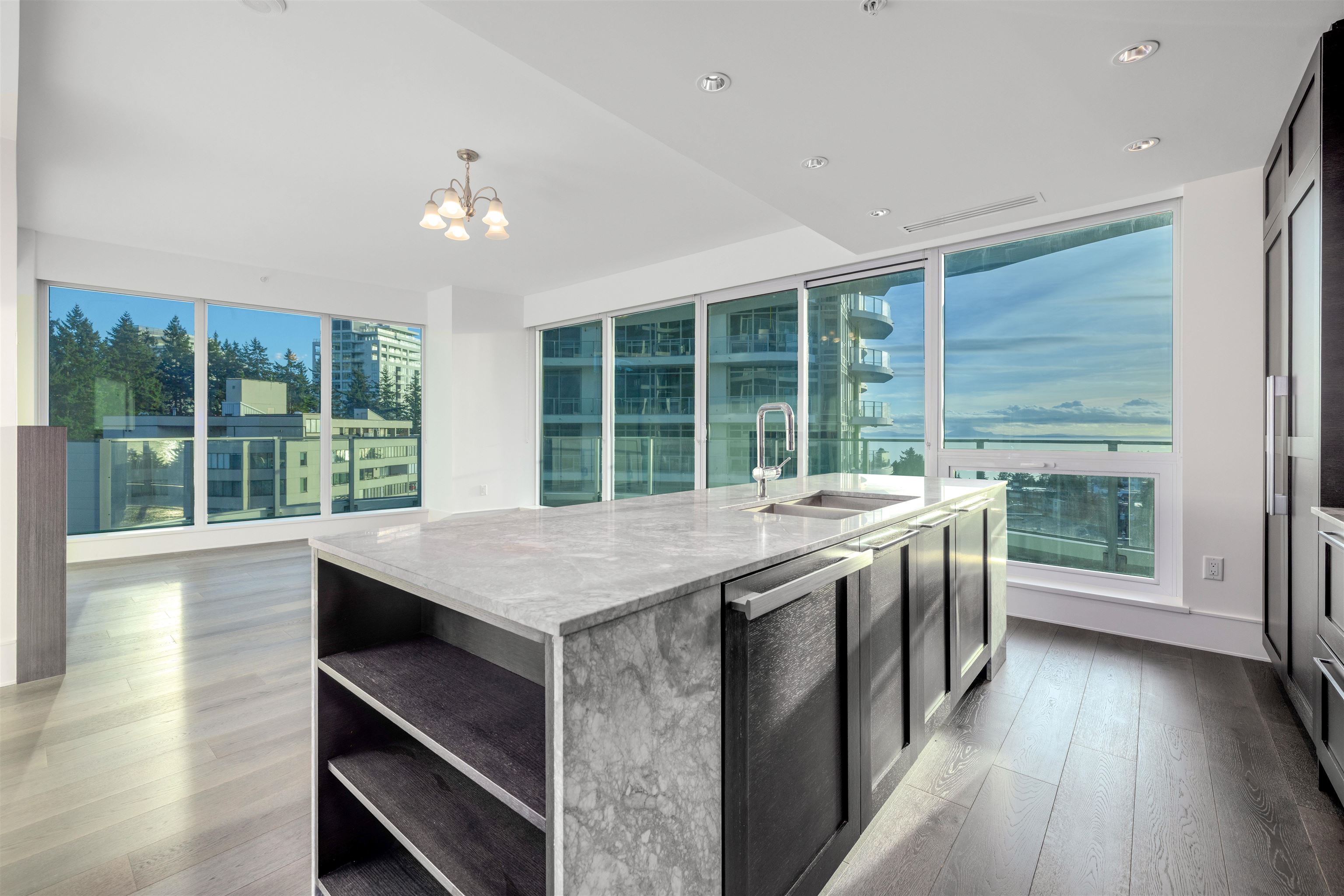 604 1501 FOSTER STREET Unit: 604