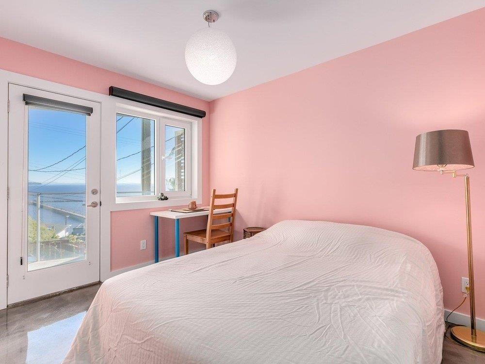 15061 VICTORIA AVENUE