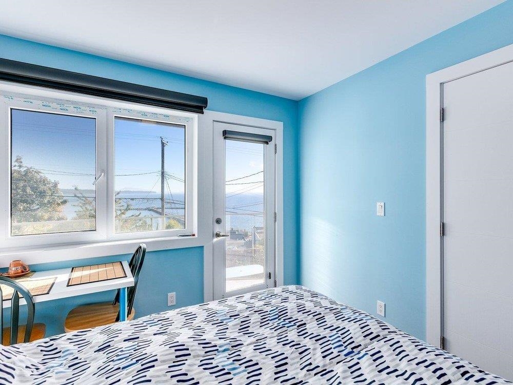 15061 VICTORIA AVENUE