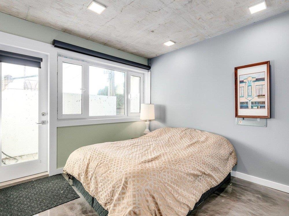 15061 VICTORIA AVENUE