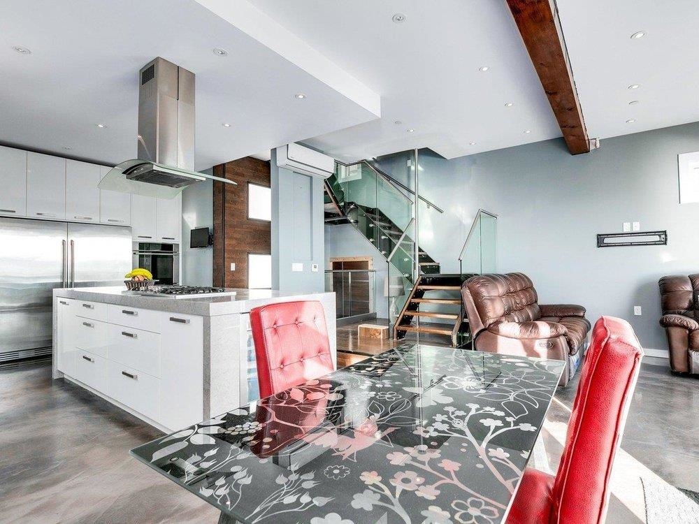 15061 VICTORIA AVENUE