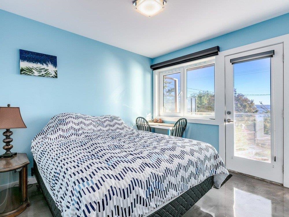 15061 VICTORIA AVENUE