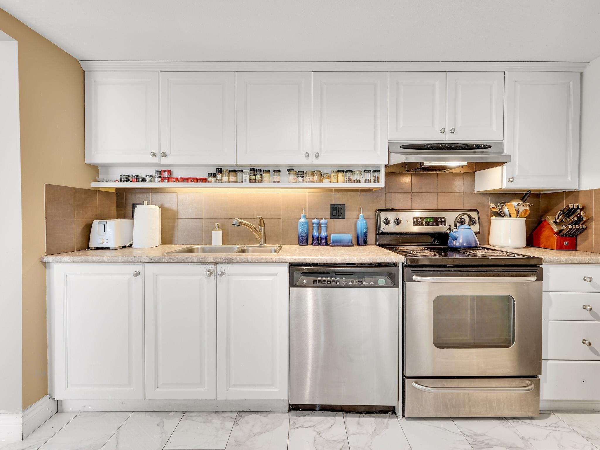 101 1225 MERKLIN STREET Unit: 101