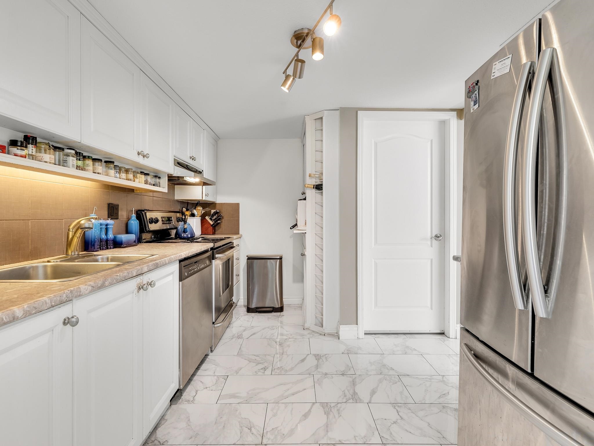 101 1225 MERKLIN STREET Unit: 101