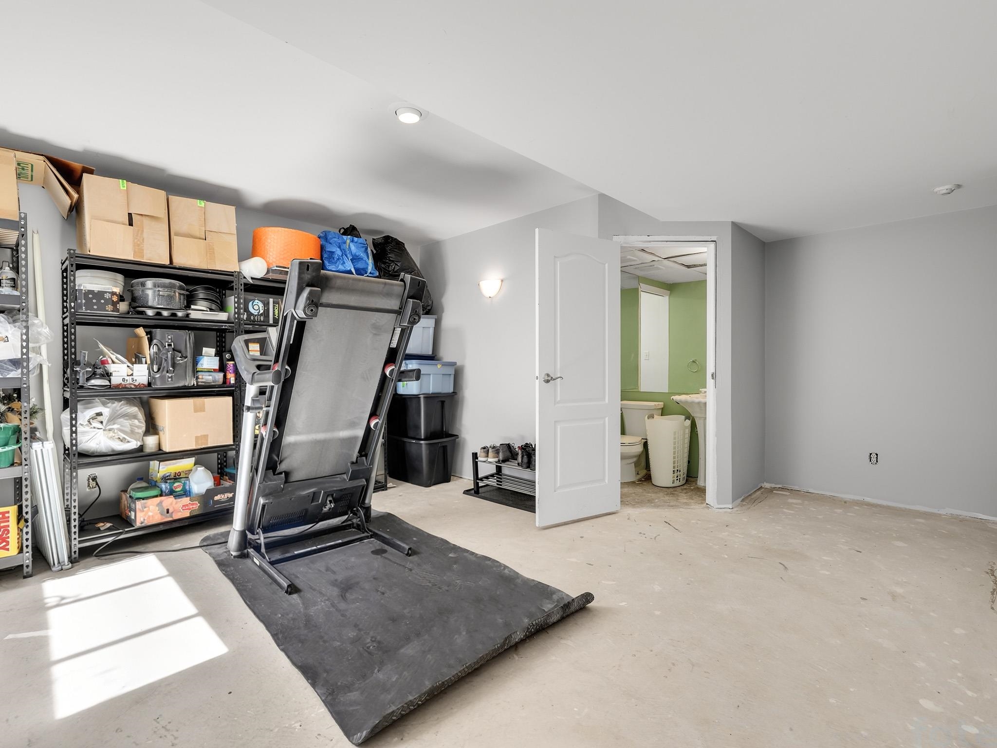 101 1225 MERKLIN STREET Unit: 101