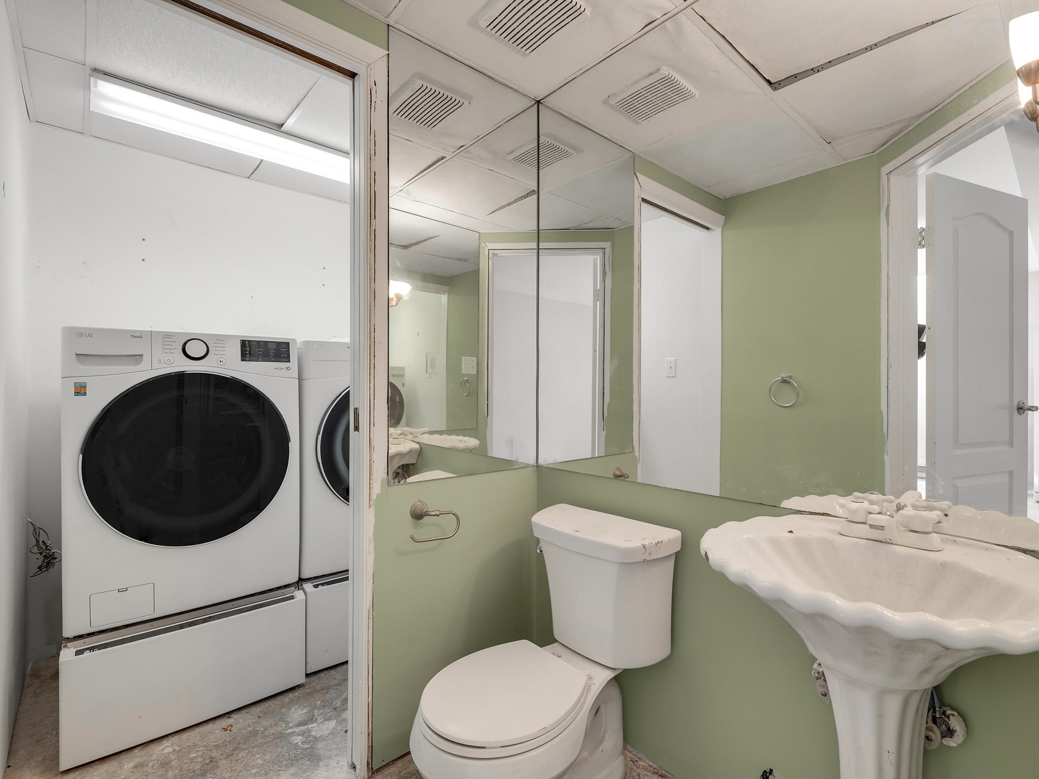 101 1225 MERKLIN STREET Unit: 101