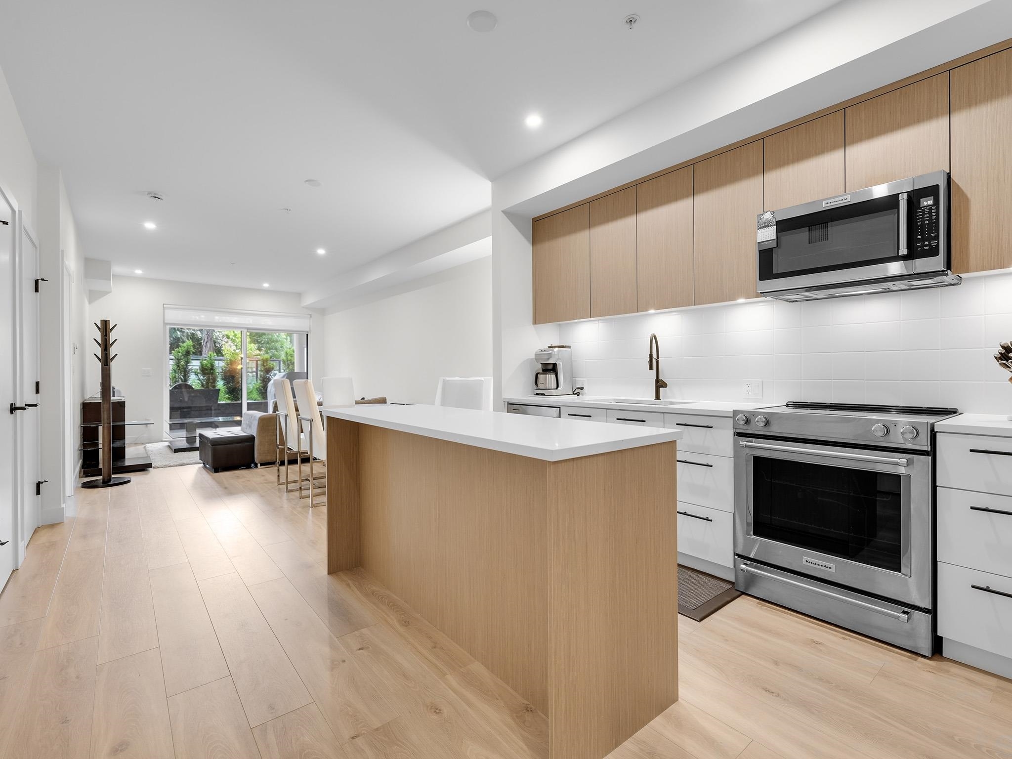 134 2635 KING GEORGE BOULEVARD Unit: 134