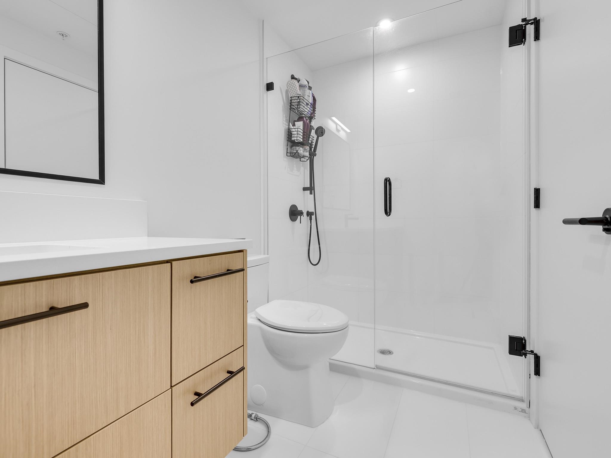 134 2635 KING GEORGE BOULEVARD Unit: 134