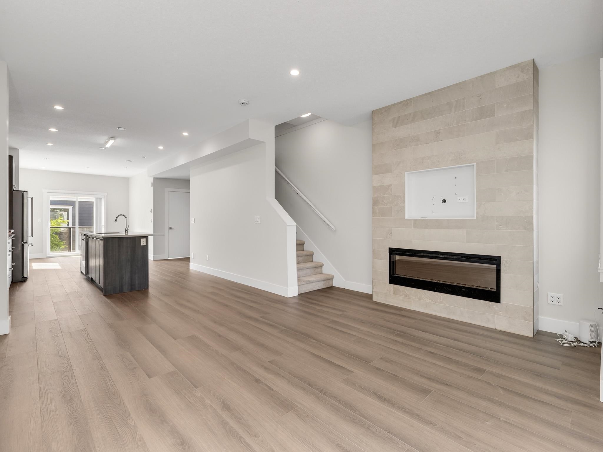 24 16337 23A AVENUE Unit: 24