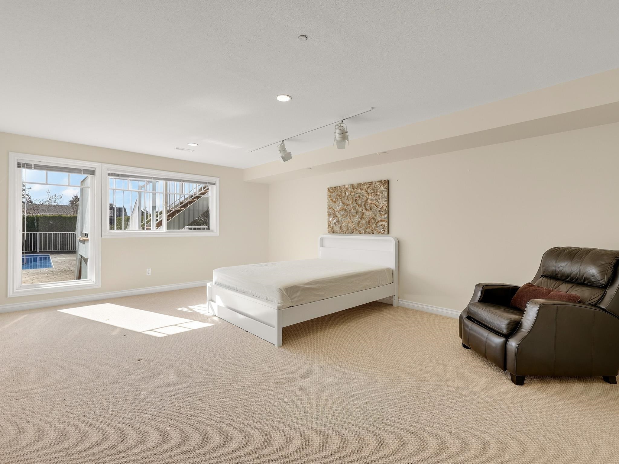 13518 MARINE DRIVE