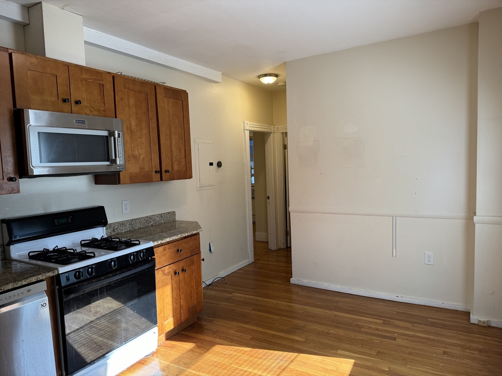 42-44 Rindge Ave # C