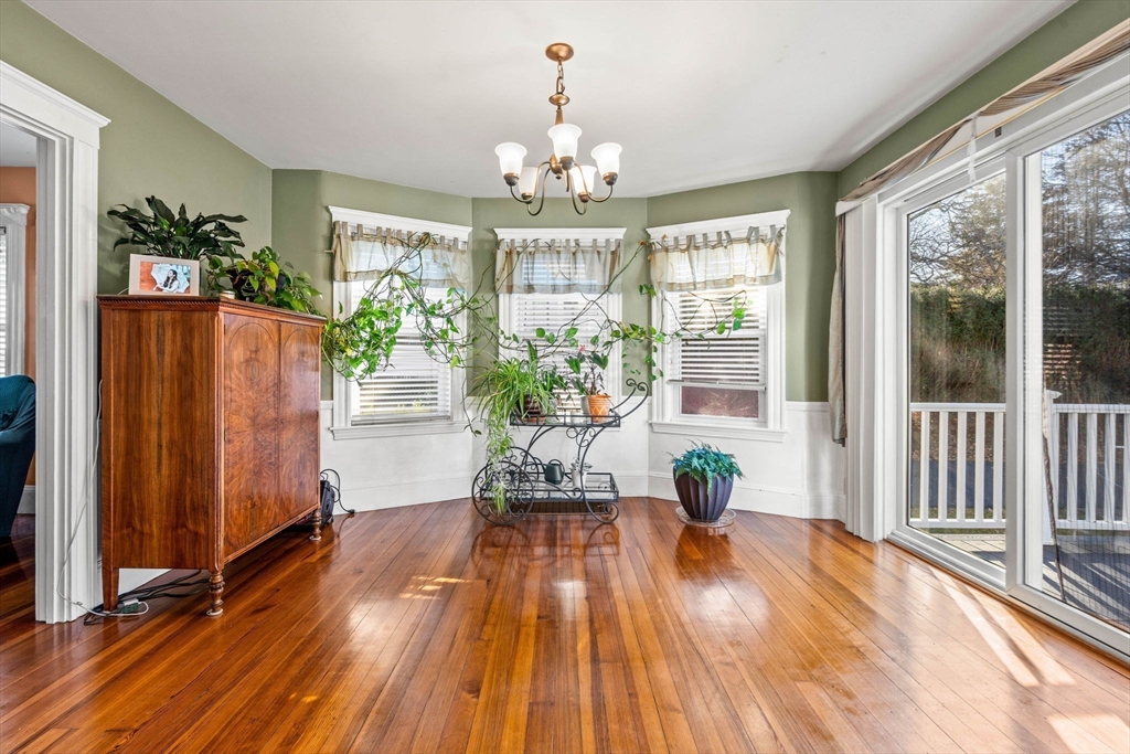 9 Larchmont Rd