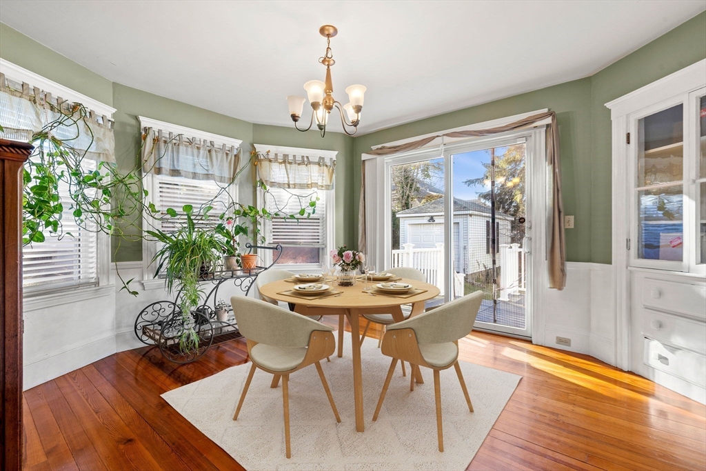 9 Larchmont Rd
