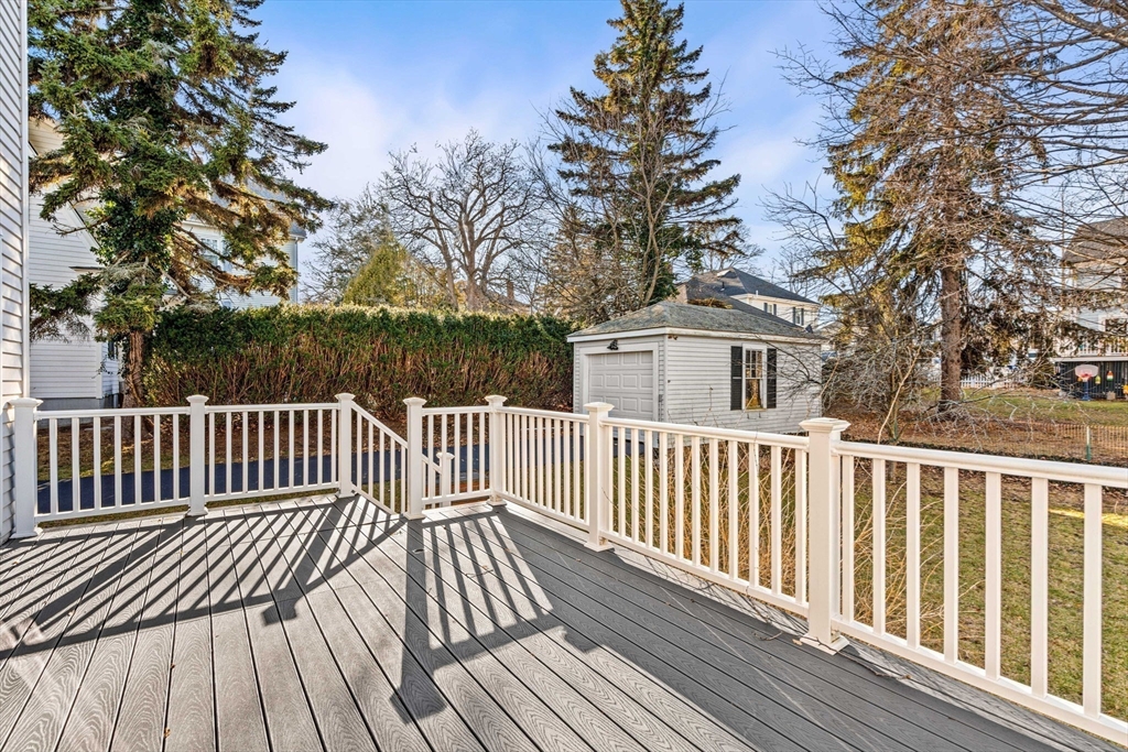 9 Larchmont Rd
