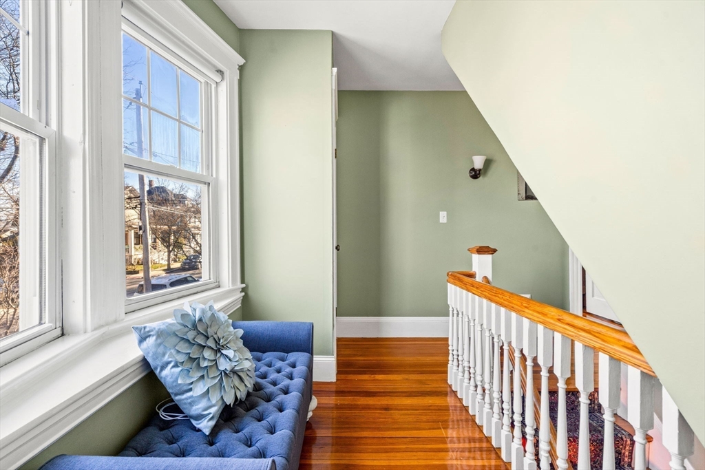 9 Larchmont Rd