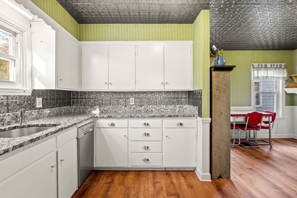 9 Larchmont Rd