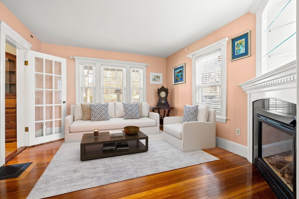 9 Larchmont Rd
