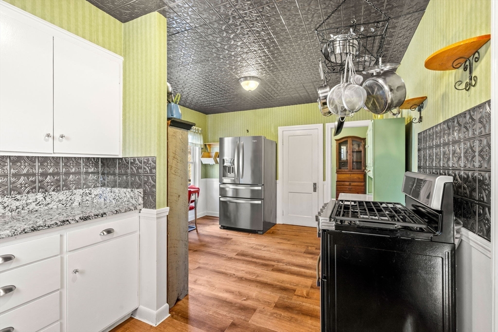 9 Larchmont Rd