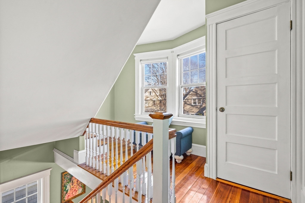 9 Larchmont Rd