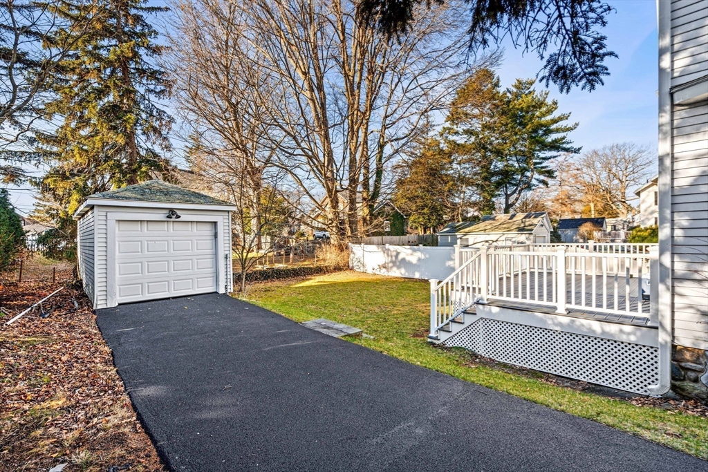 9 Larchmont Rd