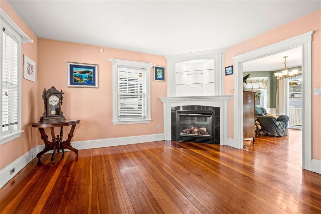 9 Larchmont Rd