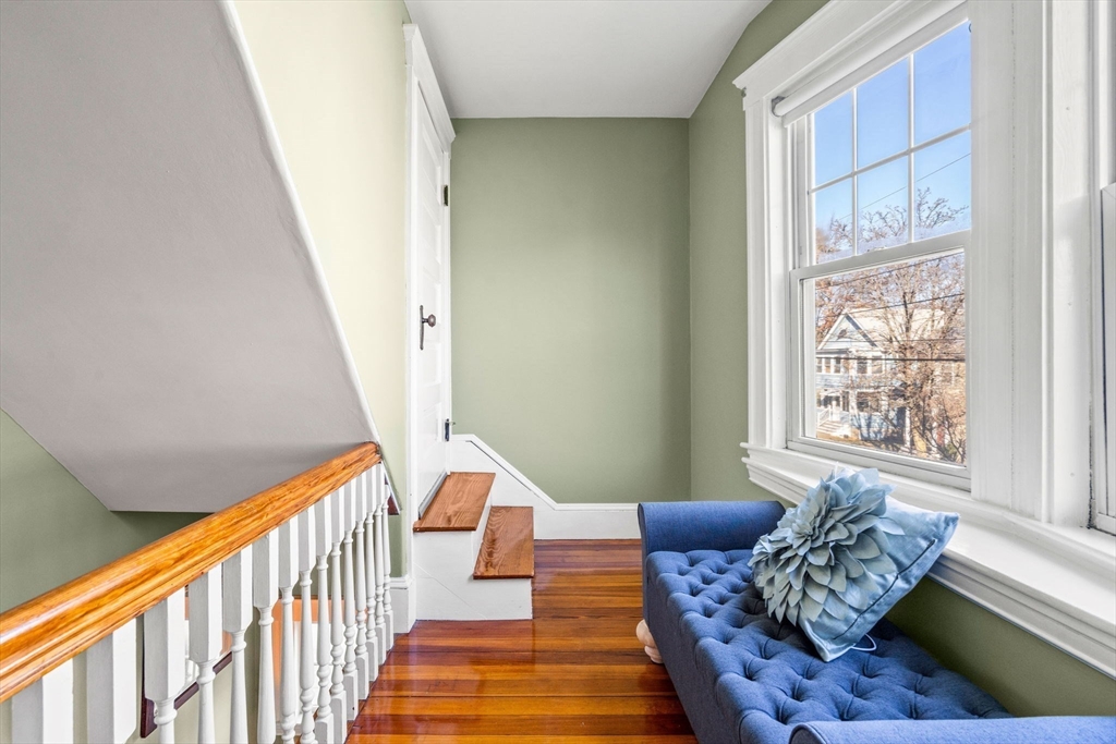 9 Larchmont Rd