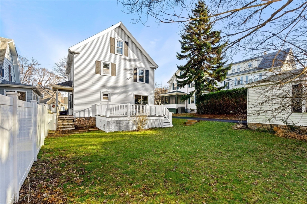 9 Larchmont Rd