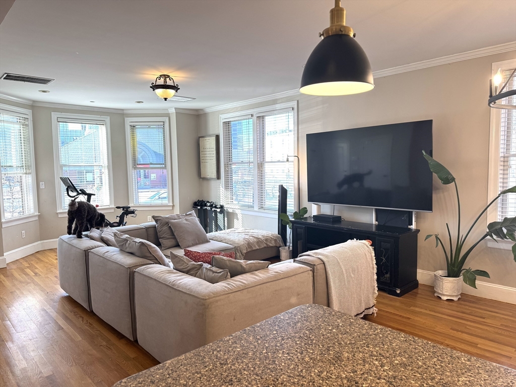 413 Main St # 1