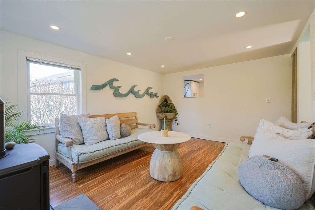 35 Pigeon Hill St