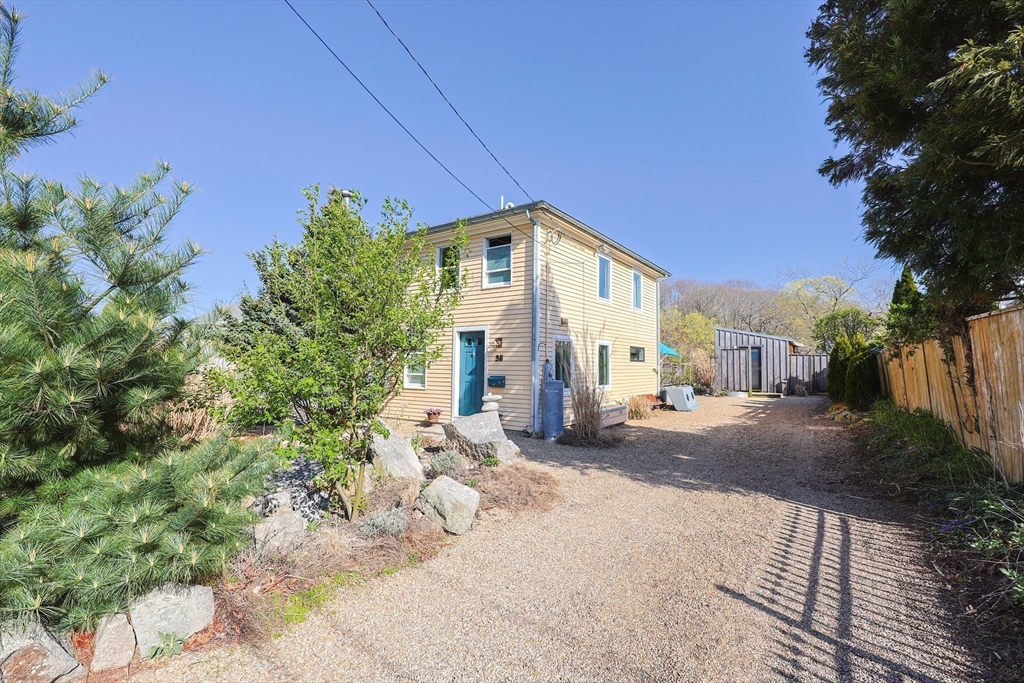 35 Pigeon Hill St