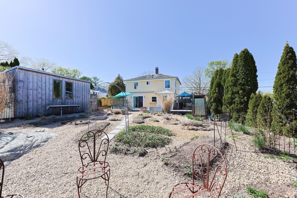 35 Pigeon Hill St