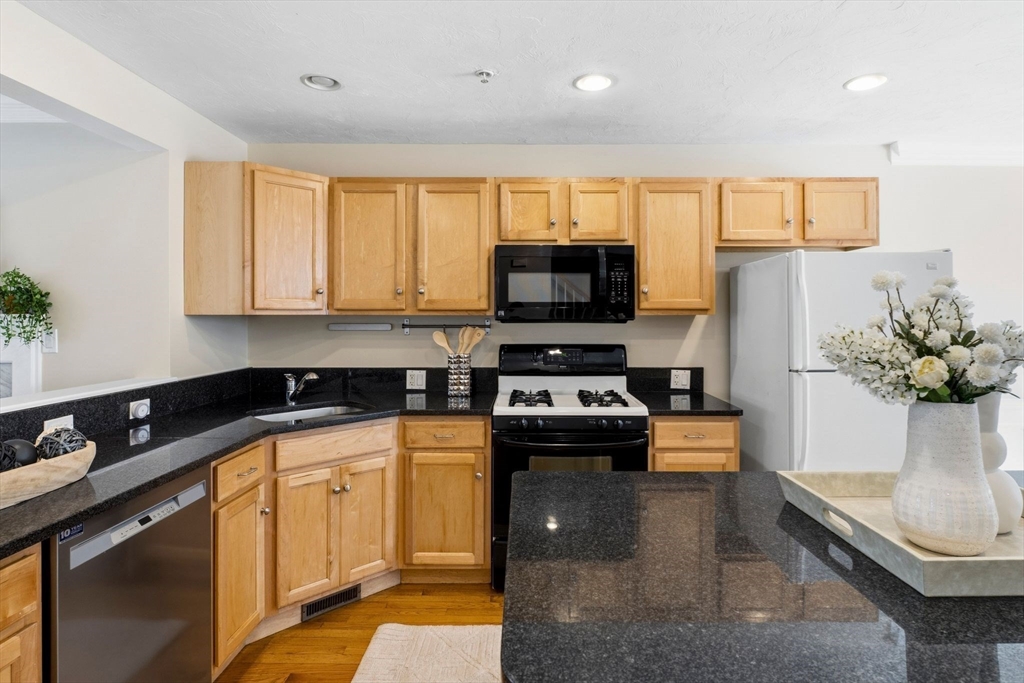 52 Packards Ln # 4