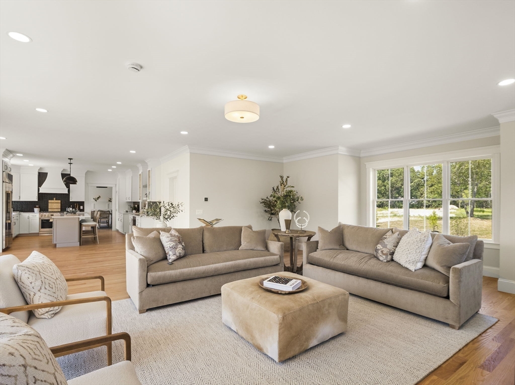 4 Weeping Willow Dr