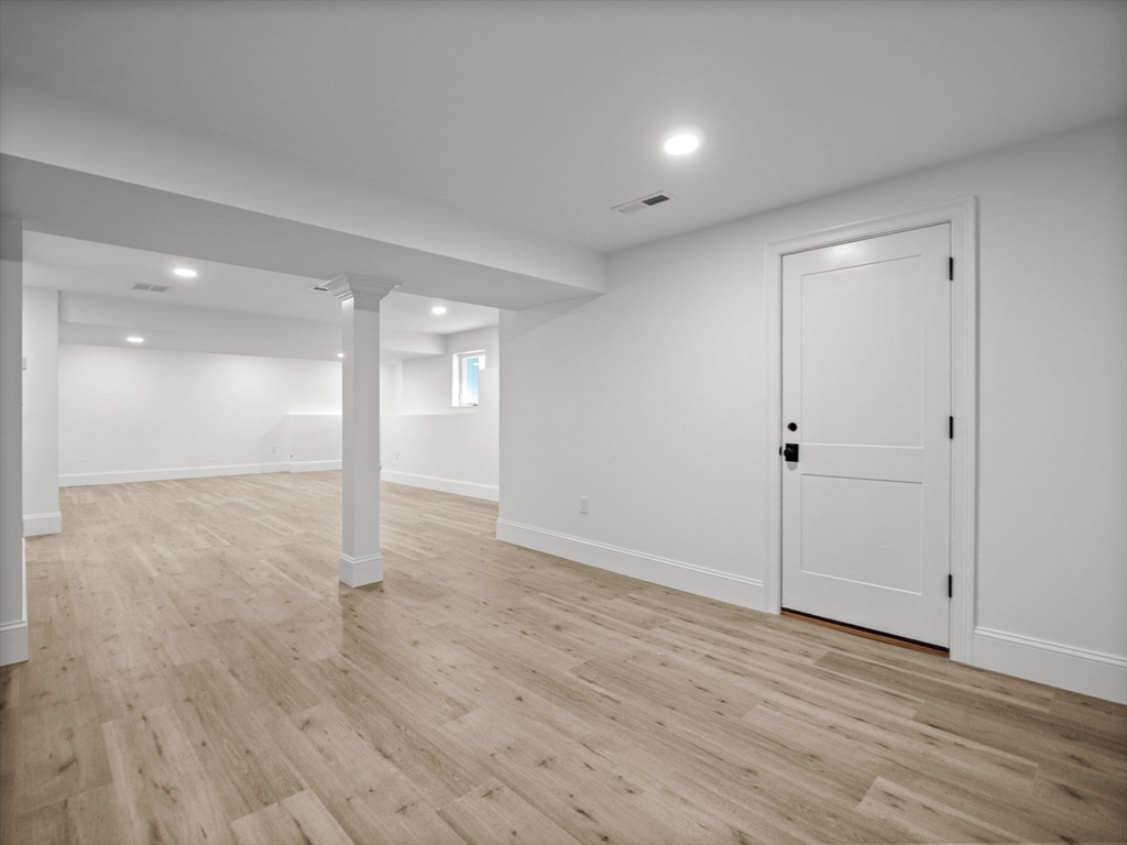 4 Weeping Willow Dr