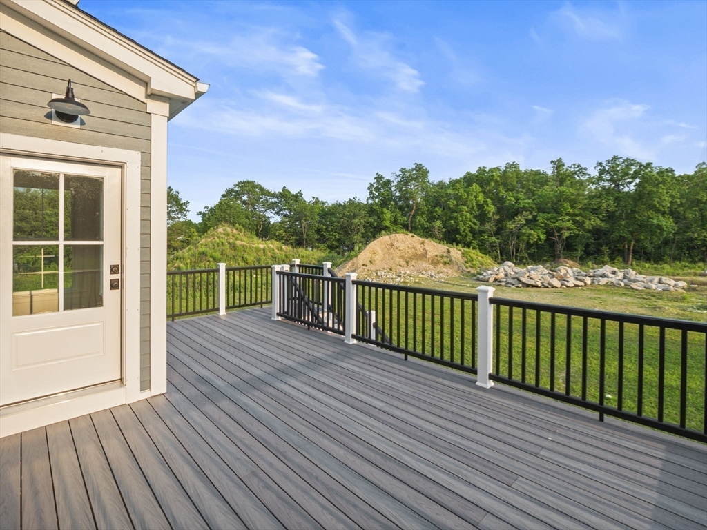 4 Weeping Willow Dr