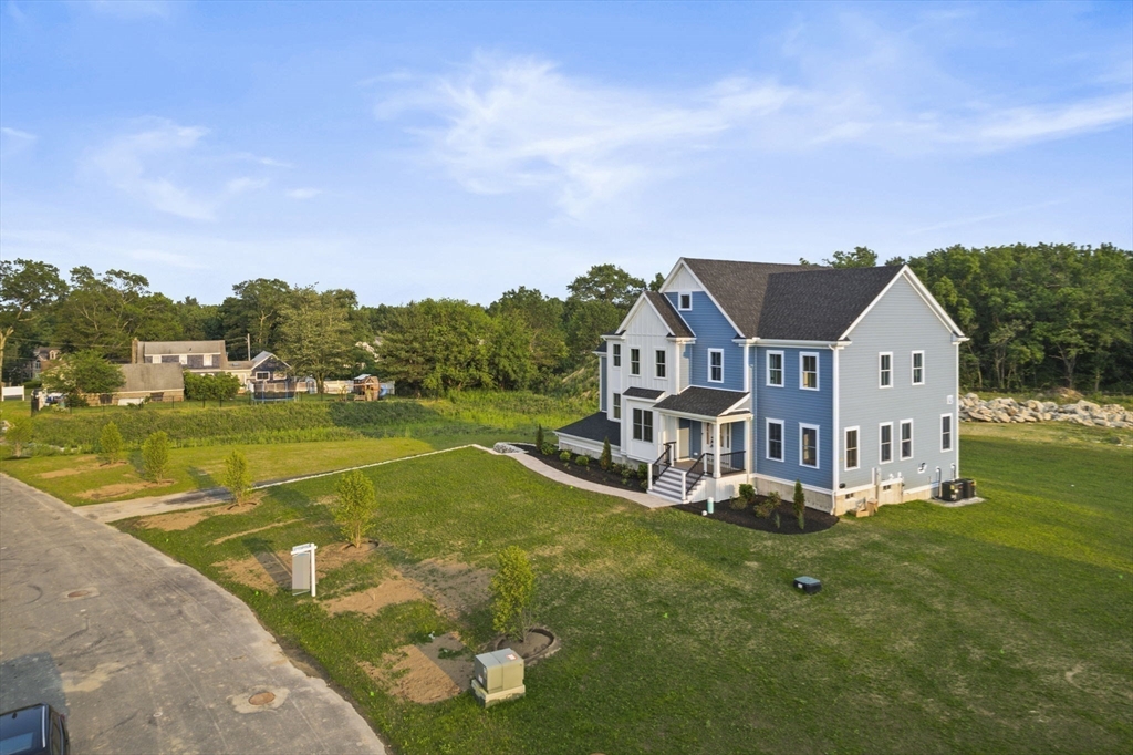4 Weeping Willow Dr